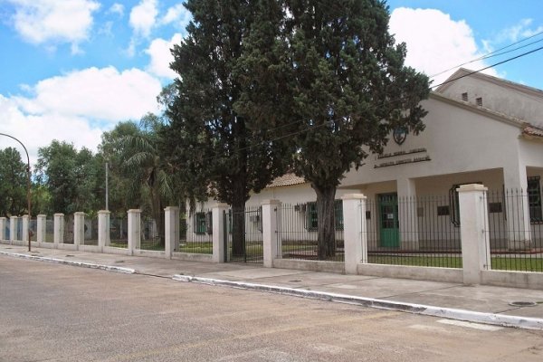Santa Lucía: presidente de mesa llegó borracho y firmó sobres