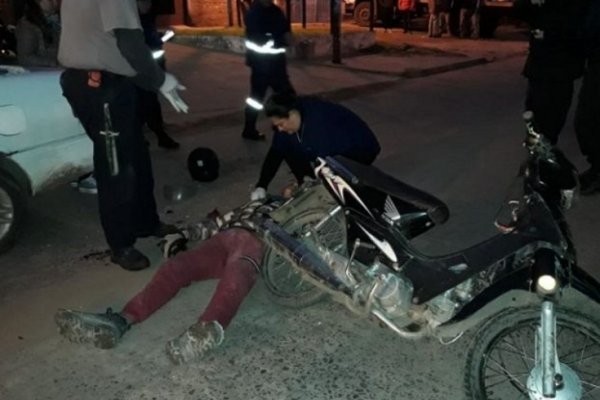 Motociclista terminó herido tras un siniestro vial en avenida Alta Gracia
