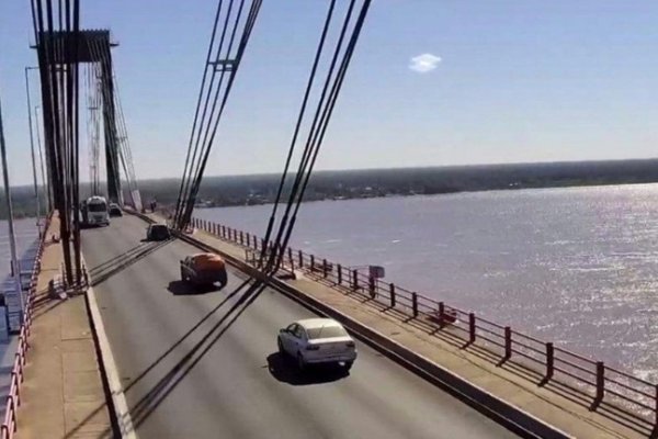 Policías rescataron a un joven que intentó arrojarse del puente General Belgrano