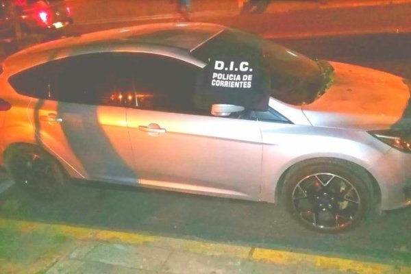 Policías hallaron un auto abandonado con pedido de secuestro