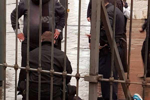 Detuvieron a un hombre que saltó el cerco de la Casa Rosada