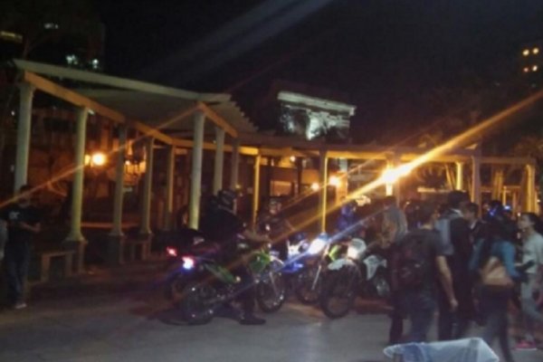 Apuñalaron a un joven tras violenta pelea en plaza Vera