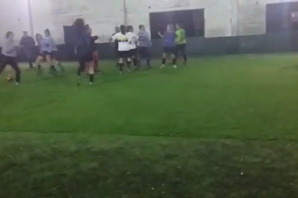 En Goya, un partido de fútbol femenino terminó a las trompadas