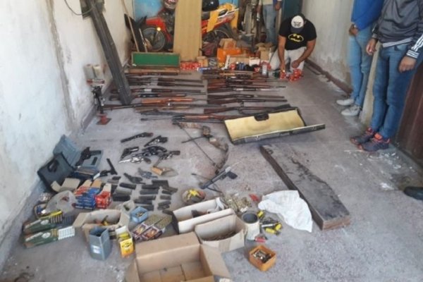 La Policía desbarató una armería clandestina en el barrio San Benito