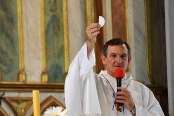 Monseñor Canecin destacó la devoción a Jesús Eucaristía en su presencia real en el Santísimo Sacramento del Altar