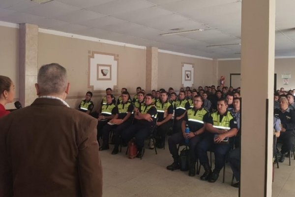 Policías se capacitan en Seguridad Vial y Primeros Auxilios