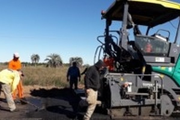 La Provincia trabaja  en la ruta provincial N°6, cerca de La Provincia trabaja  en la ruta provincial N°6, cerca de Concepción