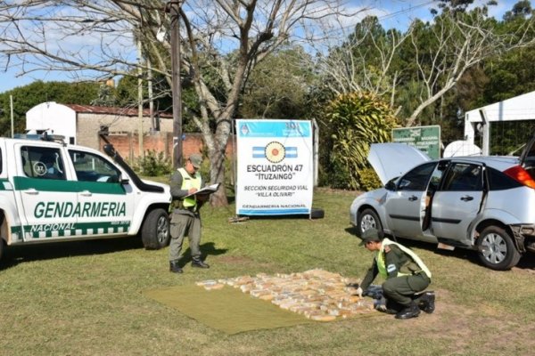 Corrientes: Gendarmería secuestró 49 kilos de marihuana de un automóvil