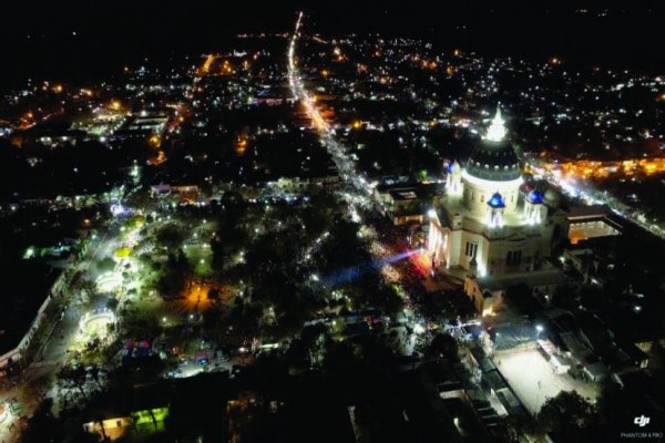 Una multitud saludó a la Virgen en el inicio del 16 de julio