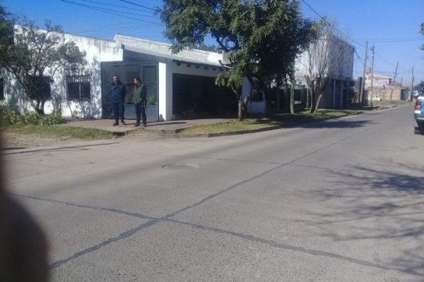 Corrientes: Volvió a su casa y se encontró con un delincuente en el interior