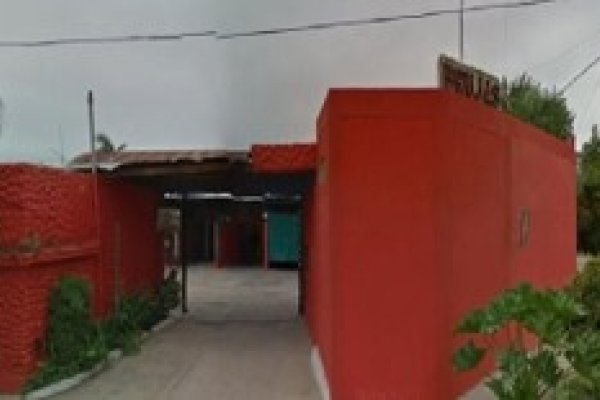 Causó desorden en un albergue transitorio,se fue sin pagar y dejó el auto abandonado en el lugar