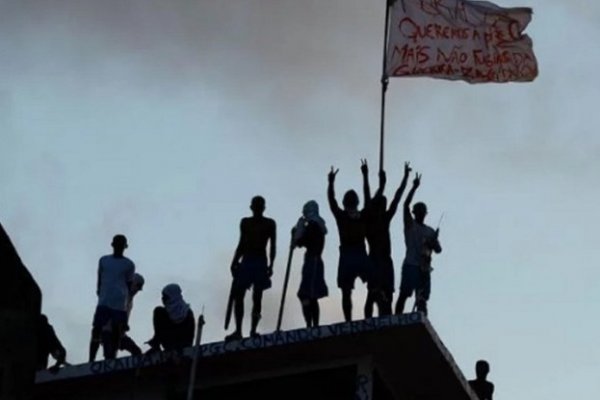 Brasil: Al menos 52 presos muertos tras pelea de bandas en una cárcel