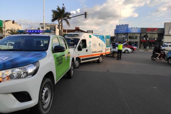Corrientes: un joven ciclista atropelló a una mujer