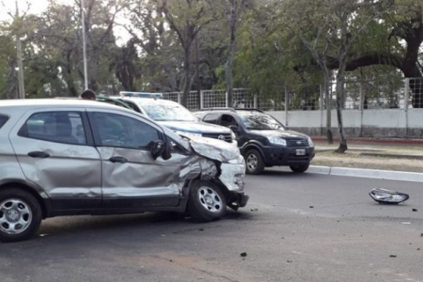 Fuerte choque en plena Costanera