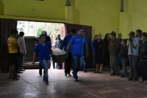 Velan a los dos hermanitos y su madre degollados en Misiones