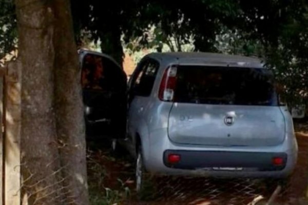 Fiesta del Dorado: abandonan un auto en una vivienda
