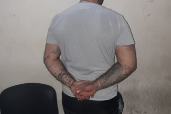 Demorado con pedido de detención por parte de la justicia