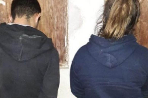 Sentencian a una pareja por contrabando de celulares