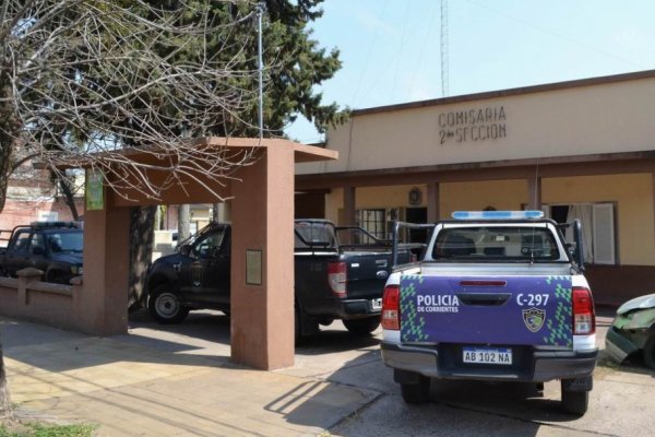 Dos policias amenazan de muerte a una mujer