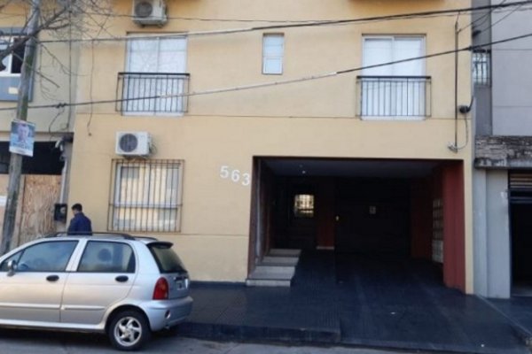 Rescataron a una mujer atrapada con sus perros en un ascensor