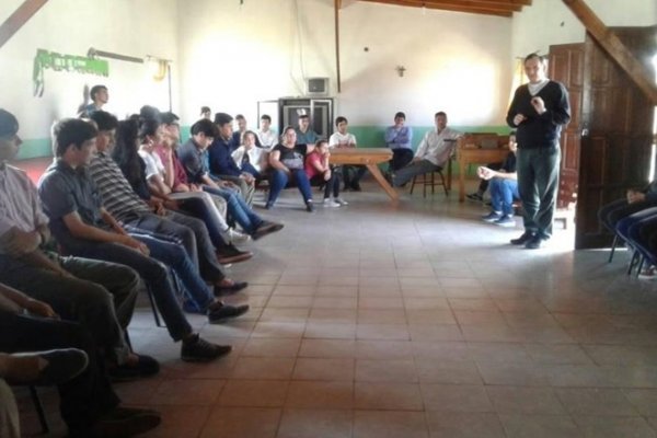 El obispo Canecin visita Esquina, Pueblo Libertador y Guayquiraró