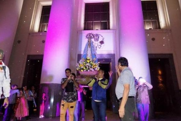 Serenata y devoción en la Natividad de la Virgen