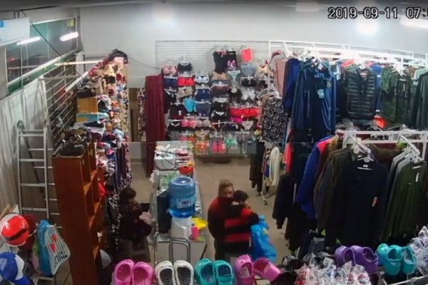 Un hombre asaltó violentamente a un comercio