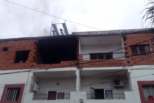 Principio de incendio en un edificio alarmó a los inquilinos