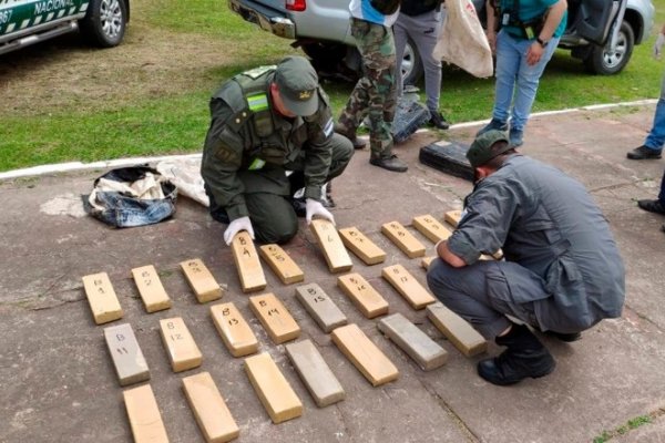 Chaco: Hallan más de 205 kilos de marihuana dentro de una camioneta