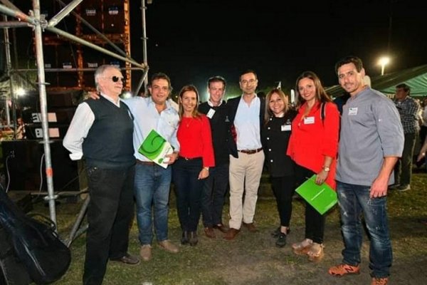 Riachuelo: El jurado calificó y disfrutó de los 74 sabores de la fiesta provincial del guiso de arroz