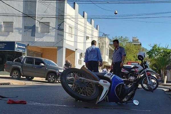 Una mujer fue atropellada por una moto en el centro correntino