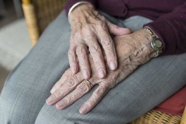 Terrible: en Corrientes una pensionada no puede cobrar porque le dieron por muerta