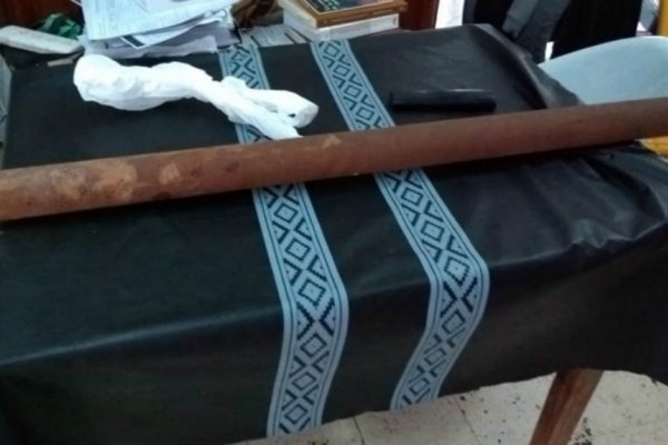 Un juez le retuvo el auto por manejar borracho y lo atacó a mazazos