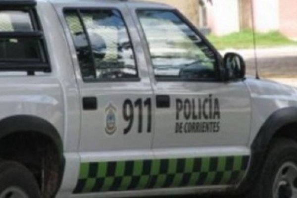 Una mujer murió electrocutada tras tocar un porta lámparas