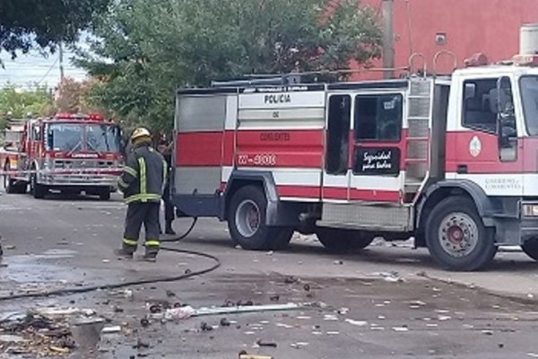Casa ocupada por indigentes ardió en llamas
