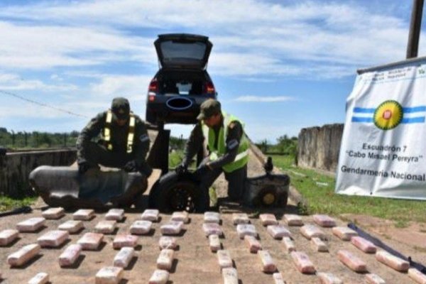 Corrientes: Detuvieron a una pareja que transportaban 148 paquetes de marihuana