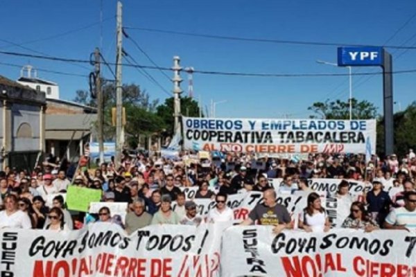 Multitudinaria marcha para pedir por la continuidad de la planta de Massalín Particulares