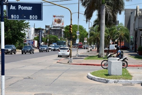 Construirán dársenas y prohibirán estacionar en la avenida Alfonsín