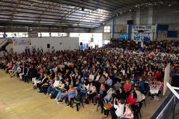 Curuzú Cuatiá: Más de 1.500 docentes y directivos se capacitaron en nuevas formas de enseñanza