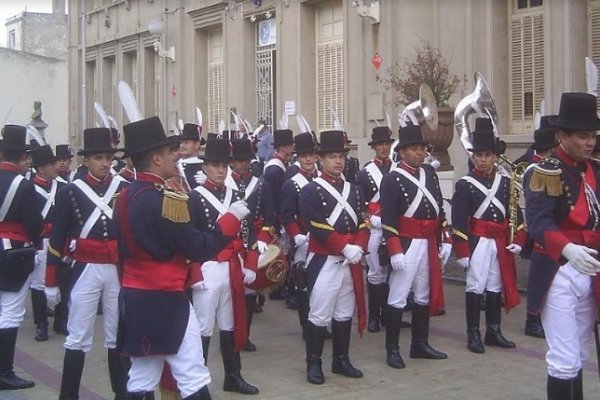 La Banda Militar del Regimiento Patricios llega a Curuzú Cuatiá