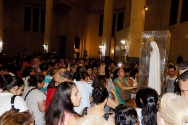 La imagen de Fátima permaneció anoche en la Basílica y hoy irá a otras tres localidades del interior