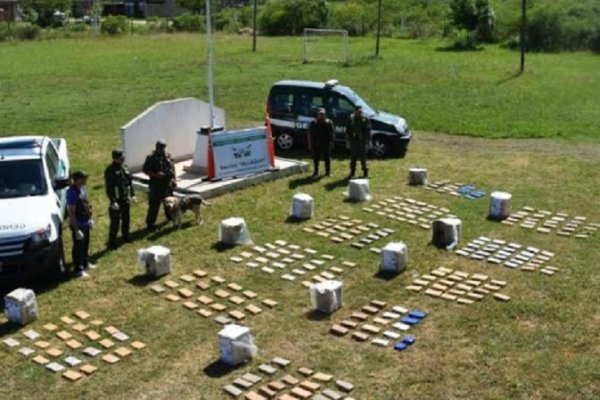 Secuestraron 22 kilos de marihuana y más de 6 mil cigarrillos y mercadería de contrabando en Corrientes