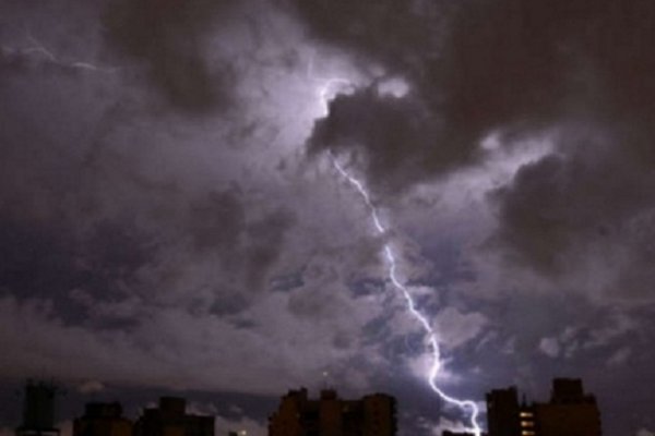 Alerta por caída de granizo y tormentas fuertes en Corrientes