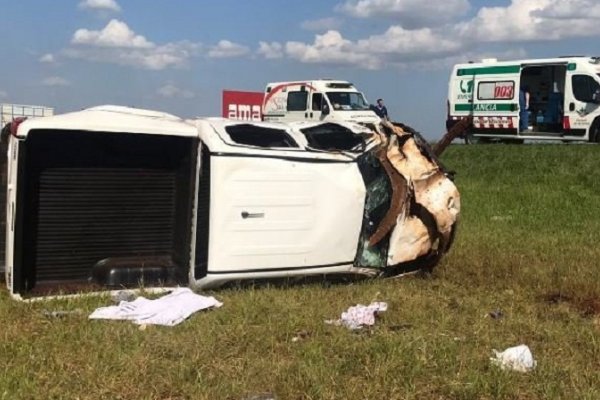 Un nene de 4 años falleció al volcar una camioneta en Ituzaingó