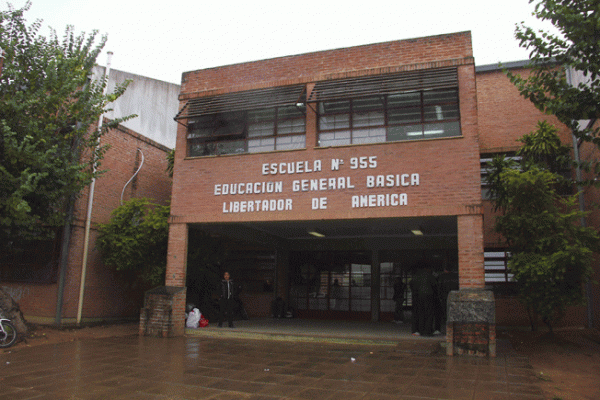 Corrientes: Fuerte agresión de una mamá a la directora de una escuela
