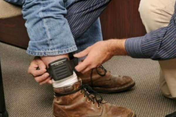 Goya: Piden tobillera electrónica para el abogado acusado de violencia de género