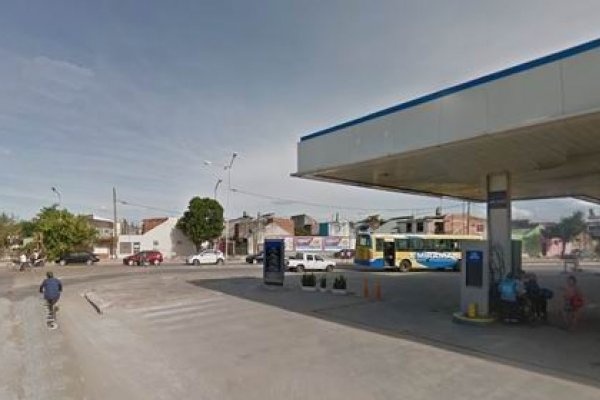 Corrientes: Paró en un semáforo y le arrebataron un bolso con cincuenta mil pesos