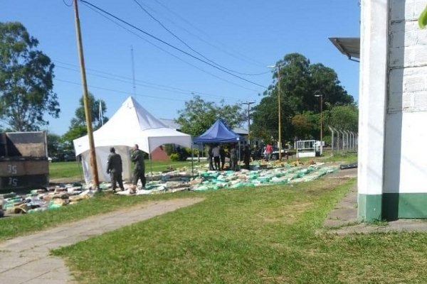 Secuestraron un camión con casi 5 toneladas de marihuana en Ituzaingó
