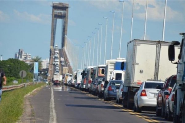URGENTE: Choque múltiple en el puente Chaco - Corrientes