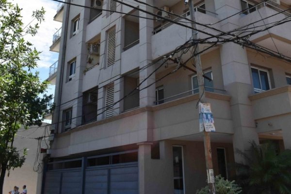 Delincuentes ingresaron a varios departamentos del barrio Camba Cuá
